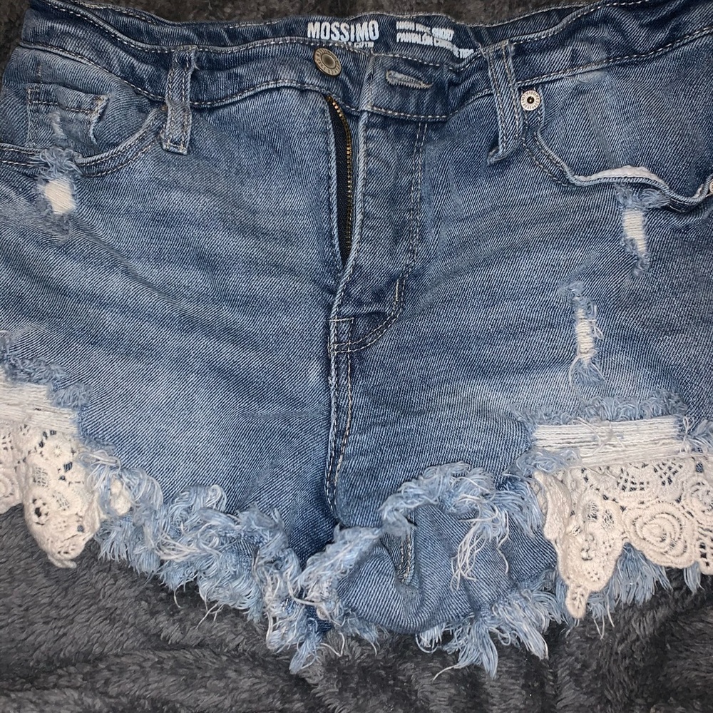 Junior shorts in great condition barely worn!